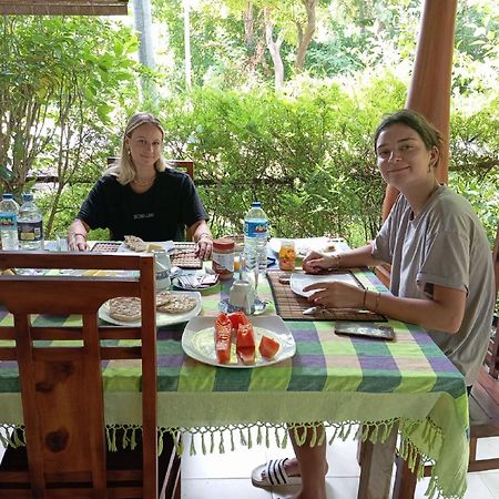 Keerthi Homestay Σιγκιρίγια Εξωτερικό φωτογραφία
