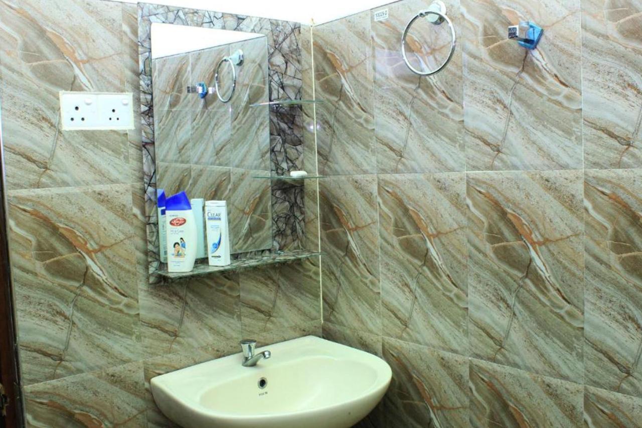 Keerthi Homestay Σιγκιρίγια Εξωτερικό φωτογραφία