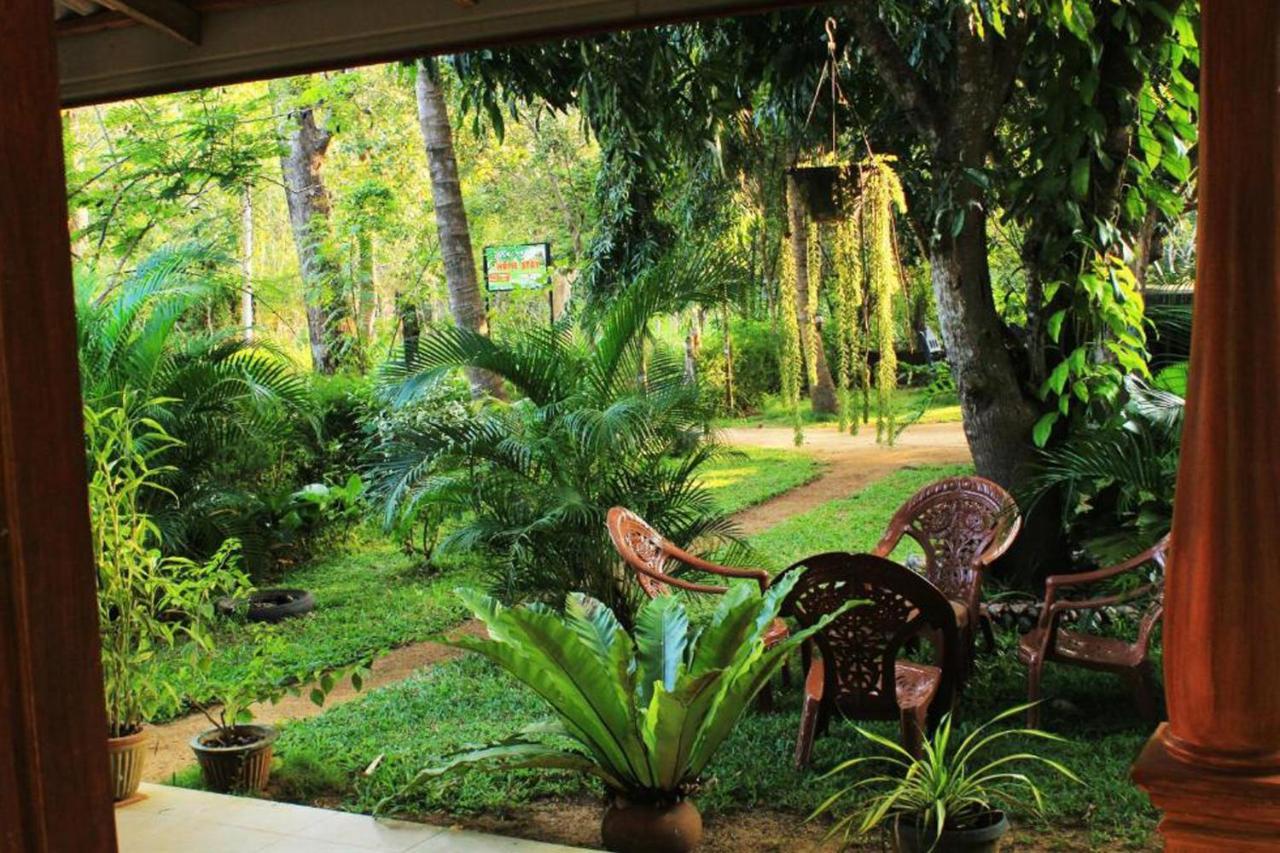 Keerthi Homestay Σιγκιρίγια Εξωτερικό φωτογραφία